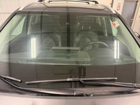 Used 2023 Toyota Highlander XLE image 14