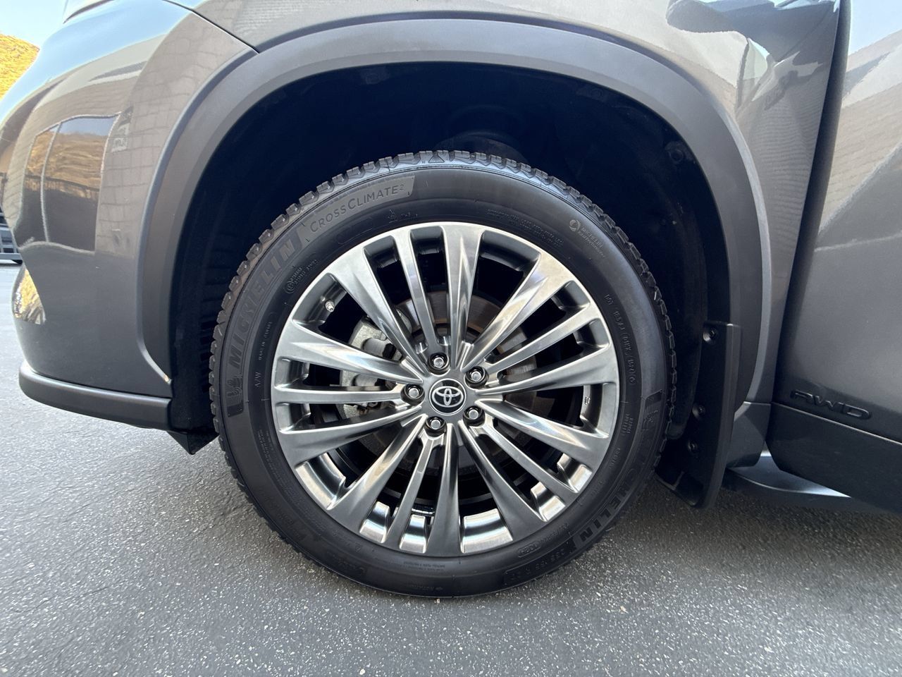 Used 2021 Toyota Highlander Limited AWD/4WD image 34