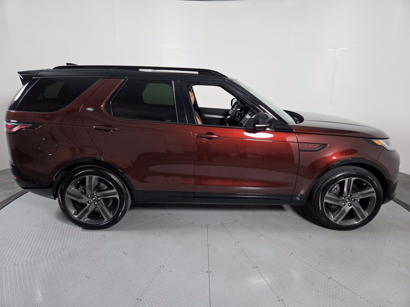 New 2026 Land Rover Discovery Limited Edition AWD/4WD image 6