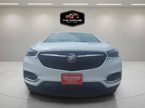 Used 2018 Buick Enclave Essence AWD/4WD image 2