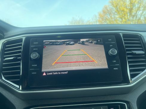 Used 2021 Volkswagen Atlas Cross Sport SEL image 28