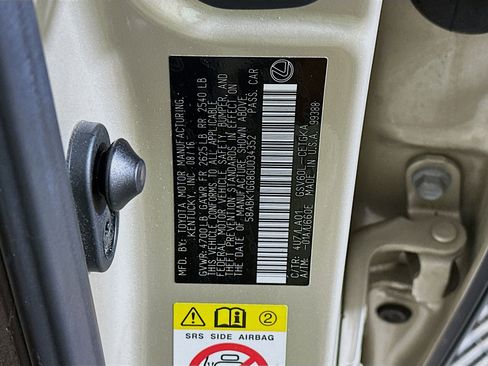 Used 2016 Lexus ES 350 w/ Navigation System Package image 12