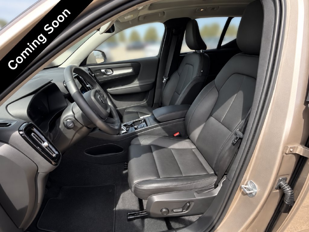 Certified 2024 Volvo XC40 B5 Ultimate AWD/4WD image 2