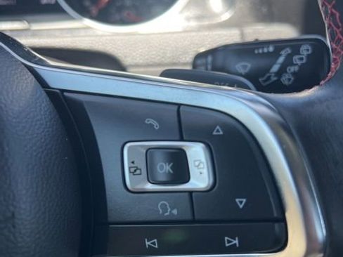 Used 2017 Volkswagen Golf 4-Door FWD image 13