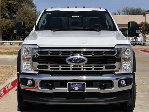 New 2026 Ford F550 4x4 Crew Cab image 8