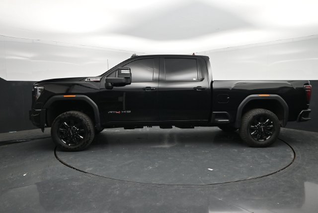 Used 2025 GMC Sierra 2500 AT4 AWD/4WD image 5