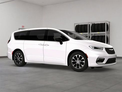 New 2026 Chrysler Pacifica Select image 7
