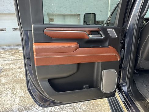 Used 2024 GMC Sierra 3500 Denali Ultimate image 14