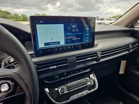 New 2025 Lincoln Corsair FWD w/ Equipment Group 101A image 27