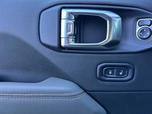 New 2026 Jeep Gladiator Mojave image 11