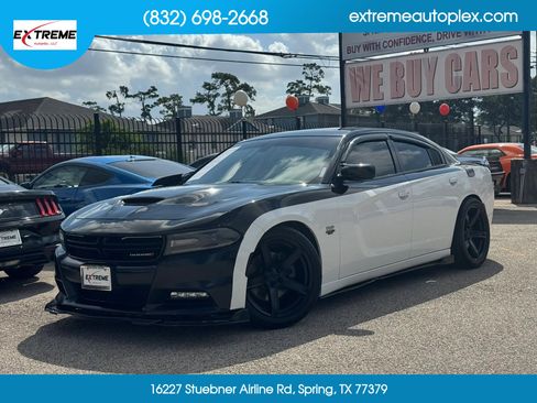 Used 2016 Dodge Charger R/T image 1