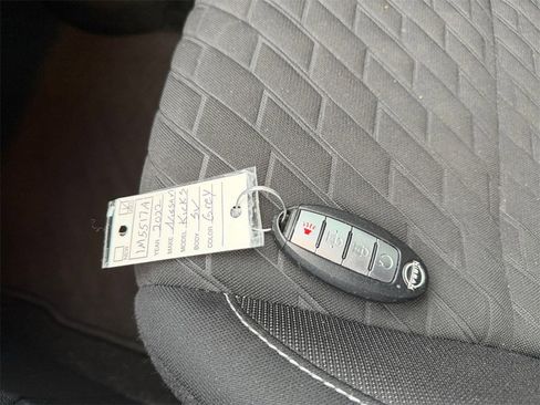 Used 2022 Nissan Kicks SV image 32