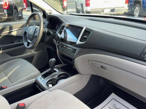 Used 2017 Honda Pilot EX image 16