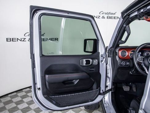 Used 2023 Jeep Wrangler Unlimited Rubicon AWD/4WD image 17