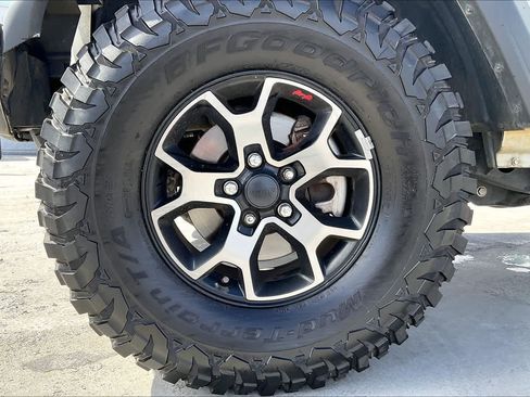 Used 2019 Jeep Wrangler Sport AWD/4WD image 8