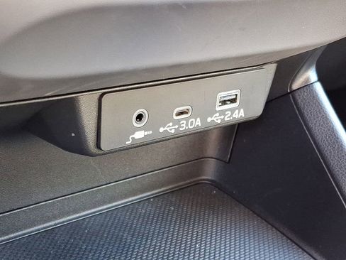 Certified 2025 Subaru Crosstrek 2.0i Premium image 24