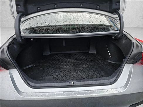 Used 2022 Toyota Avalon XLE w/ Moonroof Package image 13