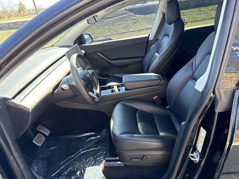Used 2021 Tesla Model Y Long Range image 6