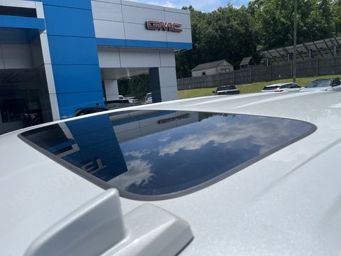 Certified 2022 GMC Sierra 1500 Denali Ultimate AWD/4WD image 11