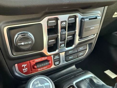 New 2025 Jeep Wrangler Unlimited Rubicon w/ Steel Bumper Group image 4