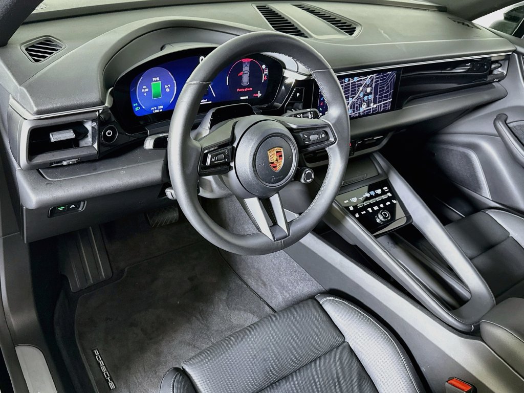 Certified 2026 Porsche Macan Electric RWD image 4