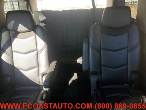 Used 2015 Cadillac Escalade Luxury image 9