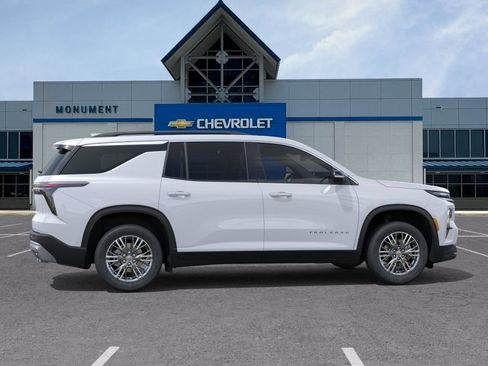 New 2026 Chevrolet Traverse LT w/ Driver Confidence Package FWD image 5