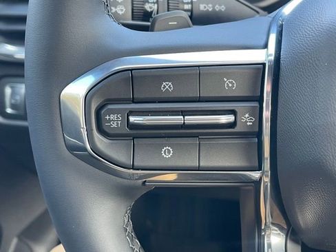 New 2026 GMC Acadia Elevation image 8