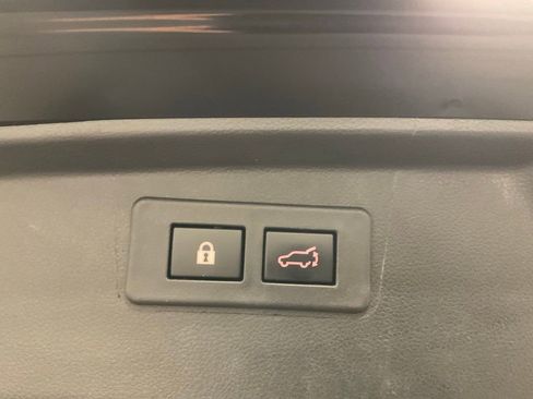 Certified 2025 Subaru Outback Limited image 37