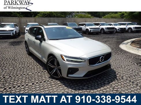 Used 2020 Volvo V60 T6 R-Design FWD image 1