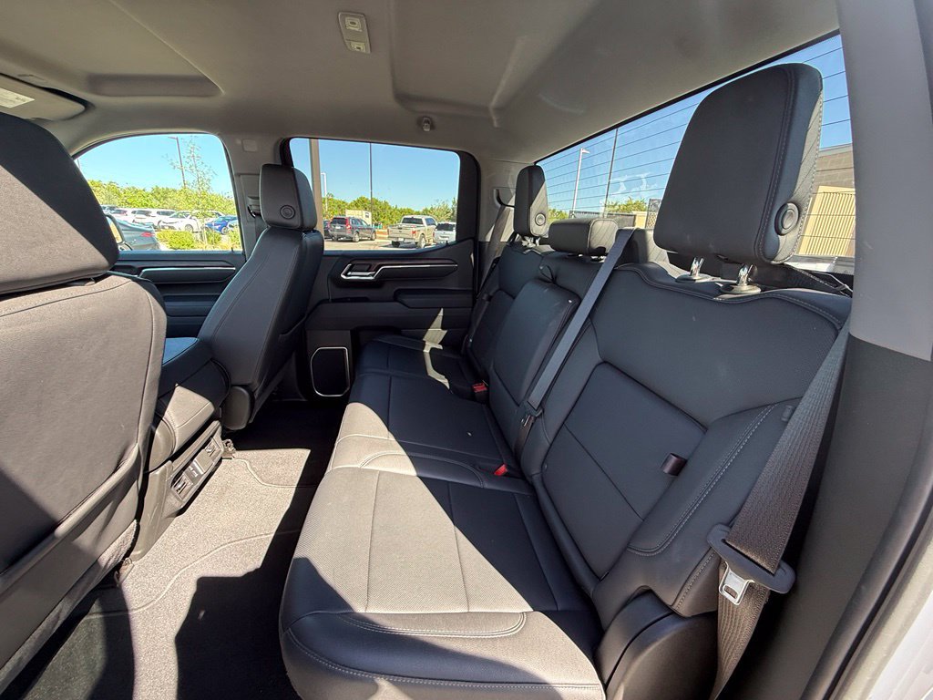 Used 2025 GMC Sierra 1500 SLT RWD image 8