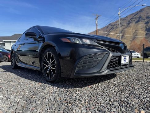 Used 2023 Toyota Camry SE image 12