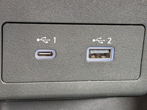 Used 2022 Nissan Kicks SV image 14