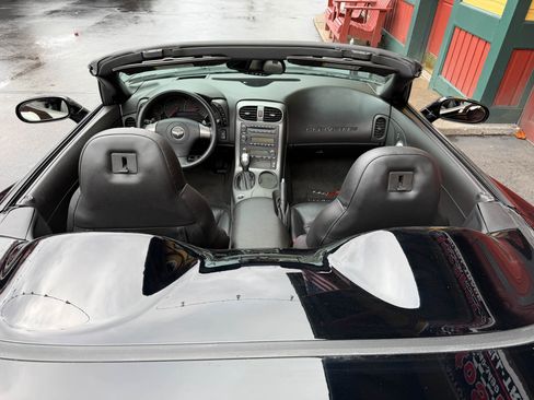 Used 2006 Chevrolet Corvette Convertible w/ Preferred Equipment Group image 21