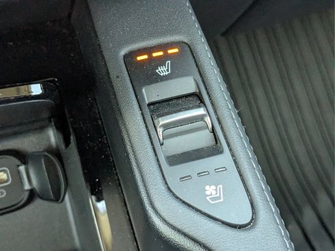Used 2022 Kia Telluride EX w/ EX Premium Package FWD image 26