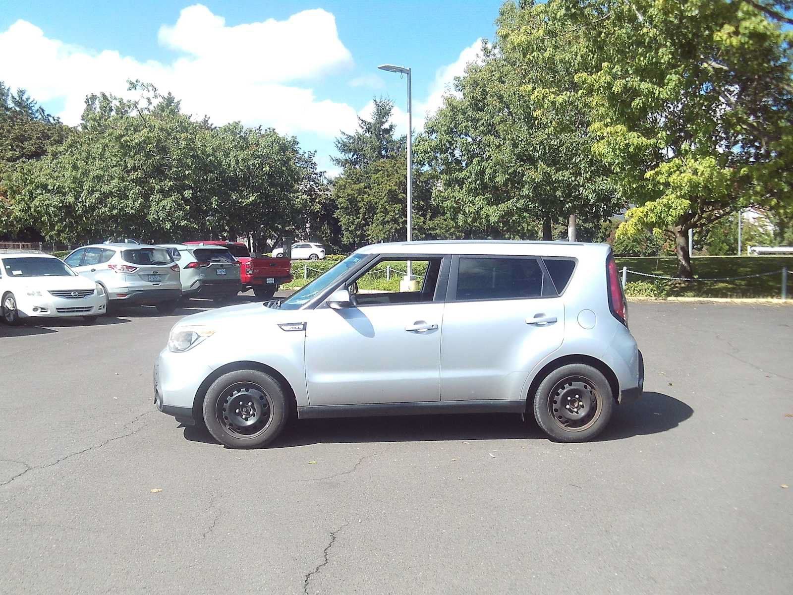 Used 2015 Kia Soul FWD image 2