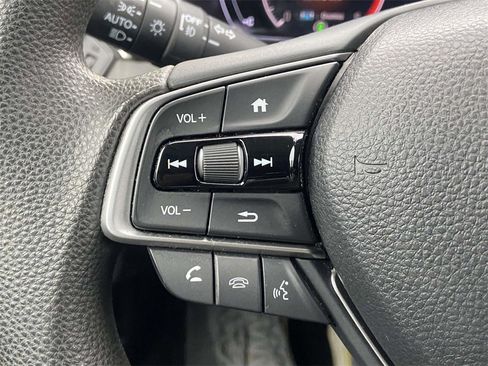 Used 2018 Honda Accord EX image 31