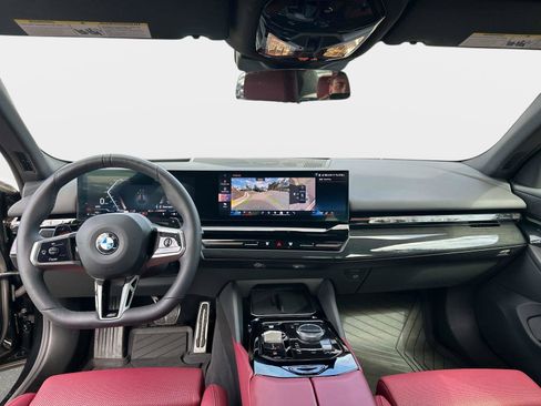 Used 2025 BMW 530i w/ M Sport Package RWD image 15