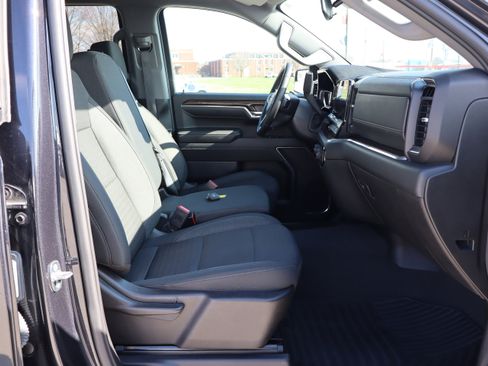 Used 2024 Chevrolet Silverado 1500 LT image 12