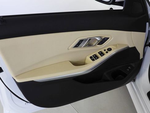 Used 2023 BMW 330i Sedan w/ Premium Package RWD image 11