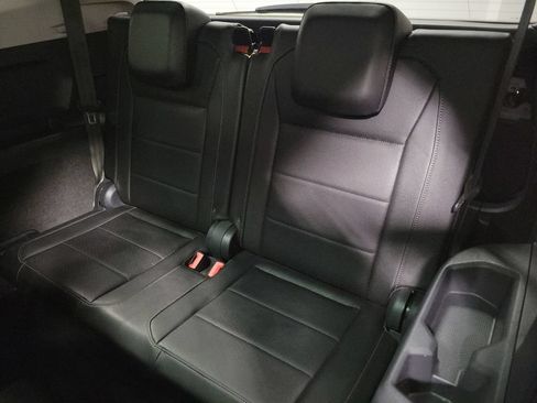 Used 2019 Volkswagen Tiguan SE w/ Panoramic Sunroof Package FWD image 30