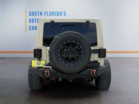 Used 2011 Jeep Wrangler Unlimited Sahara w/ Connectivity Group AWD/4WD image 5