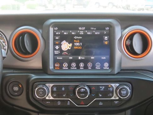 Used 2023 Jeep Gladiator Mojave w/ LED Lighting Group AWD/4WD image 40