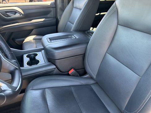 Used 2022 Chevrolet Tahoe Z71 w/ Luxury Package AWD/4WD image 19