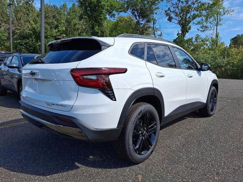 New 2025 Chevrolet Trax ACTIV w/ Sunroof Package image 4