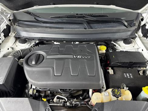 Used 2019 Jeep Cherokee Limited AWD/4WD image 9