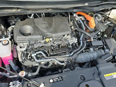 Used 2023 Toyota Sienna XLE image 32