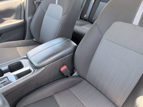 Used 2024 Nissan Sentra SV FWD image 16