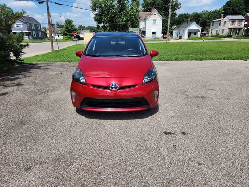 Used 2014 Toyota Prius Three w/ Solar Roof Package FWD image 2