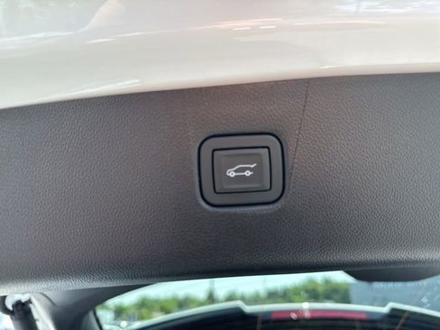 Used 2025 Chevrolet Blazer LT w/ Convenience Package image 25